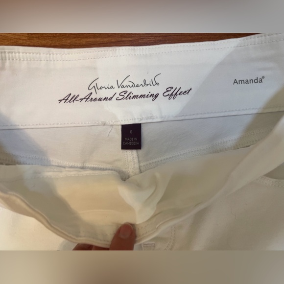 Gloria Vanderbilt Amanda White Pull-On Capris Size 6 Slimming - Picture 4 of 7
